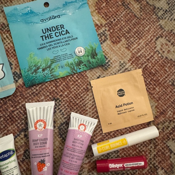 Moon Juice - Skincare and Beauty Product Set - Picture 3 of 5